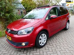 Rood Gebruikt 2011 VW Touran Comfortline MPV | € 7.995 (Eerlijke prijs)
