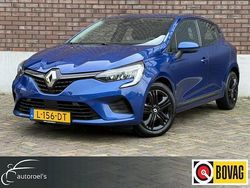 Blauw (metallic) Gebruikt 2021 Renault Clio V Zen Hatchback | € 11.995 (Eerlijke prijs)