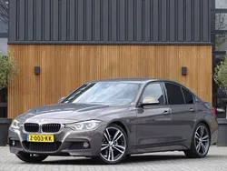 Bruin, metallic lak Gebruikt 2017 BMW 330e M Sport Sedan | € 21.995 (Eerlijke prijs)