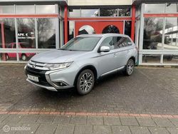 Grijs Gebruikt 2017 Mitsubishi Outlander Edition SUV | € 11.250 (Goede deal)