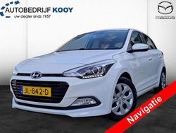 Wit Gebruikt 2016 Hyundai i20 Comfort Hatchback | € 10.895 (Eerlijke prijs)