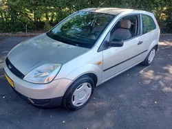 Grijs Gebruikt 2003 Ford Fiesta Celebration Hatchback | € 499 (Goede deal)