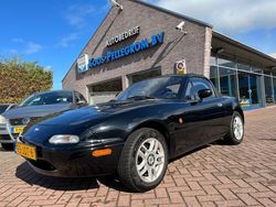 Zwart, andere lak Gebruikt 1997 Mazda MX5 Cabriolet | € 10.345