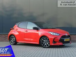 Rood Gebruikt 2021 Toyota Yaris Hybrid Edition Hatchback | € 22.950 (Eerlijke prijs)