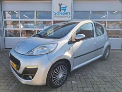 Zilver, andere lak Gebruikt 2012 Peugeot 107 Active Hatchback | € 3.995 (Iets duurder)