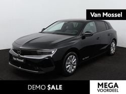 Zwartdiamond black metallic Gebruikt 2023 Opel Astra Business Edition Hatchback | € 19.940 (Eerlijke prijs)