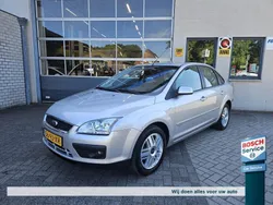 Grijs Gebruikt 2005 Ford Focus Ghia Sedan | € 1.950 (Goede deal)