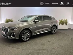 Grijs, metallic lak Gebruikt 2022 Audi Q3 Sportback Ambiente SUV | € 39.800 (Super prijs)