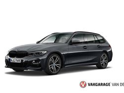 Grijs Gebruikt 2022 BMW 330e M Sport Stationwagen | € 36.950 (Goede deal)