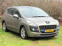 Grijs, metallic lak Gebruikt 2010 Peugeot 3008 MPV | € 4.199 (Eerlijke prijs)