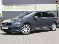 Grijs Gebruikt 2020 VW Passat Business Stationwagen | € 23.900 (Goede deal)