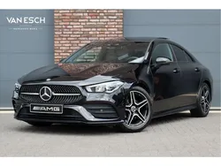 Zwart, metallic lak Gebruikt 2023 Mercedes CLA180 AMG line Sedan | € 39.950 (Eerlijke prijs)