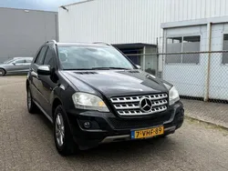 Zwart Gebruikt 2010 Mercedes ML300 SUV | € 2.650