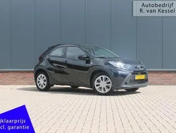 Zwart Gebruikt 2023 Toyota Aygo Play Hatchback | € 15.990 (Goede deal)