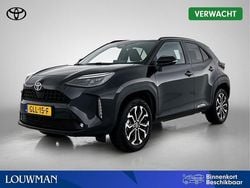 Zwart metallic Gebruikt 2024 Toyota Yaris Active SUV | € 28.950