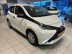 Wit Gebruikt 2017 Toyota Aygo Hatchback | € 8.450 (Eerlijke prijs)