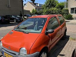 Oranje Gebruikt 1999 Renault Twingo Hatchback | € 600 (Goede deal)