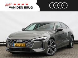 Grijs, metallic lak Gebruikt 2024 Audi A5 Comfort Coupé | € 50.195