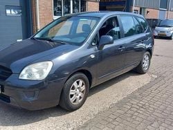 Grijs Gebruikt 2008 Kia Carens MPV | € 2.400 (Goede deal)
