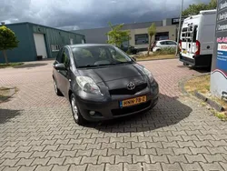 Grijs Gebruikt 2010 Toyota Yaris Hatchback | € 5.850 (Eerlijke prijs)