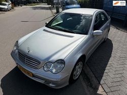 Grijs Gebruikt 2004 Mercedes C180 Elegance Sedan | € 2.995 (Goede deal)