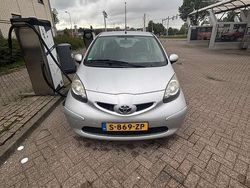 Grijs Gebruikt 2005 Toyota Aygo Hatchback | € 1.800 (Eerlijke prijs)