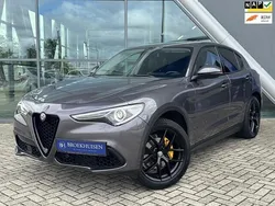 Grijs Gebruikt 2017 Alfa Romeo Stelvio SUV | € 22.950 (Eerlijke prijs)