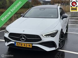 Wit Gebruikt 2024 Mercedes CLA200 AMG line Sedan | € 38.500 (Goede deal)