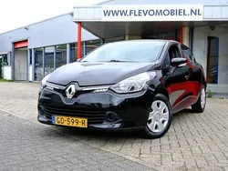 Zwart, metallic lak Gebruikt 2015 Renault Clio IV Expression Hatchback | € 5.950 (Eerlijke prijs)