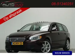 Paars, metallic lak Gebruikt 2005 Volvo V50 Momentum Stationwagen | € 4.995 (Eerlijke prijs)