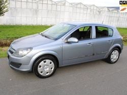Grijs, metallic lak Gebruikt 2005 Opel Astra Enjoy Hatchback | € 2.750 (Iets duurder)