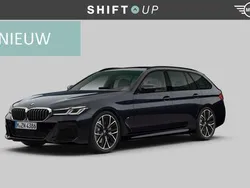 Zwart Gebruikt 2021 BMW 520 M Sport Stationwagen | € 42.940 (Duur)