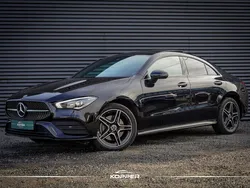 Zwart Gebruikt 2023 Mercedes CLA250e AMG line Sedan | € 39.750 (Eerlijke prijs)