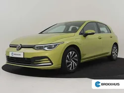 Geel Gebruikt 2021 VW Golf VIII Style Hatchback | € 25.900 (Eerlijke prijs)