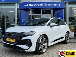 Wit, metallic lak Gebruikt 2023 Audi Q4 e-tron S-Line SUV | € 76.900