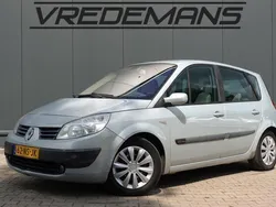Grijs Gebruikt 2004 Renault Scénic II Komfort MPV | € 750 (Super prijs)