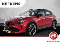Rood Nieuw 2025 Alfa Romeo Junior Veloce SUV | € 45.925 (Duur)