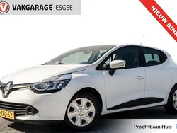 Wit Gebruikt 2015 Renault Clio IV Expression Hatchback | € 7.235 (Eerlijke prijs)