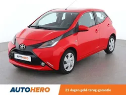 Rood Gebruikt 2014 Toyota Aygo X-play Hatchback | € 9.649 (Goede deal)