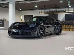 Zwart, metallic lak Gebruikt 2020 Porsche 992 Coupé | € 204.950 (Eerlijke prijs)