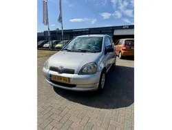 Grijs Gebruikt 1999 Toyota Yaris Sol Hatchback | € 995 (Eerlijke prijs)