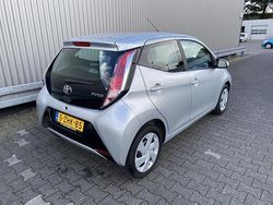 Grijs Gebruikt 2015 Toyota Aygo X-play Hatchback | € 6.950 (Goede deal)