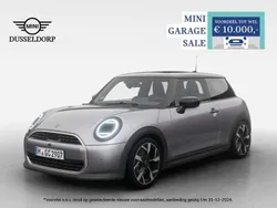 Zilver Nieuw 2024 Mini Cooper Favoured Hatchback | € 47.074 (Duur)