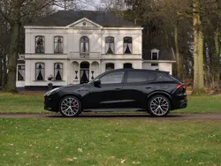 Zwart, metallic lak Gebruikt 2023 Maserati Grecale SUV | € 124.500