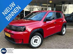 Rood Nieuw 2025 Fiat Grande Panda Red SUV | € 23.400 (Goede deal)