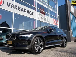 Zwart Gebruikt 2021 Volvo V60 CC Pro Stationwagen | € 40.950
