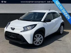 Wit Gebruikt 2024 Toyota Aygo Play Hatchback | € 19.900 (Goede deal)