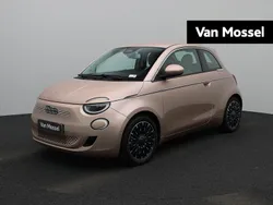 Roze Gebruikt 2023 Fiat 500e La Prima Hatchback | € 23.900 (Eerlijke prijs)