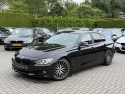 Zwart, metallic lak Gebruikt 2012 BMW 320 Executive Sedan | € 13.950 (Duur)
