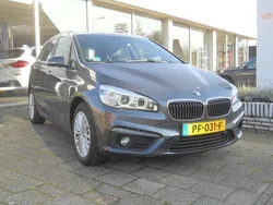 Grijs, metallic lak Gebruikt 2017 BMW 218 Executive Stationwagen | € 19.950 (Eerlijke prijs)